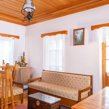 Zelinia Hotel Víca Kültér fotó